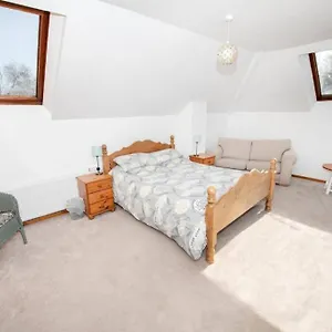 The At Seaway's, Sleeps 11 + Driffield